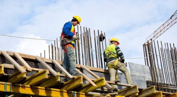 workers-examining-work_1122-970